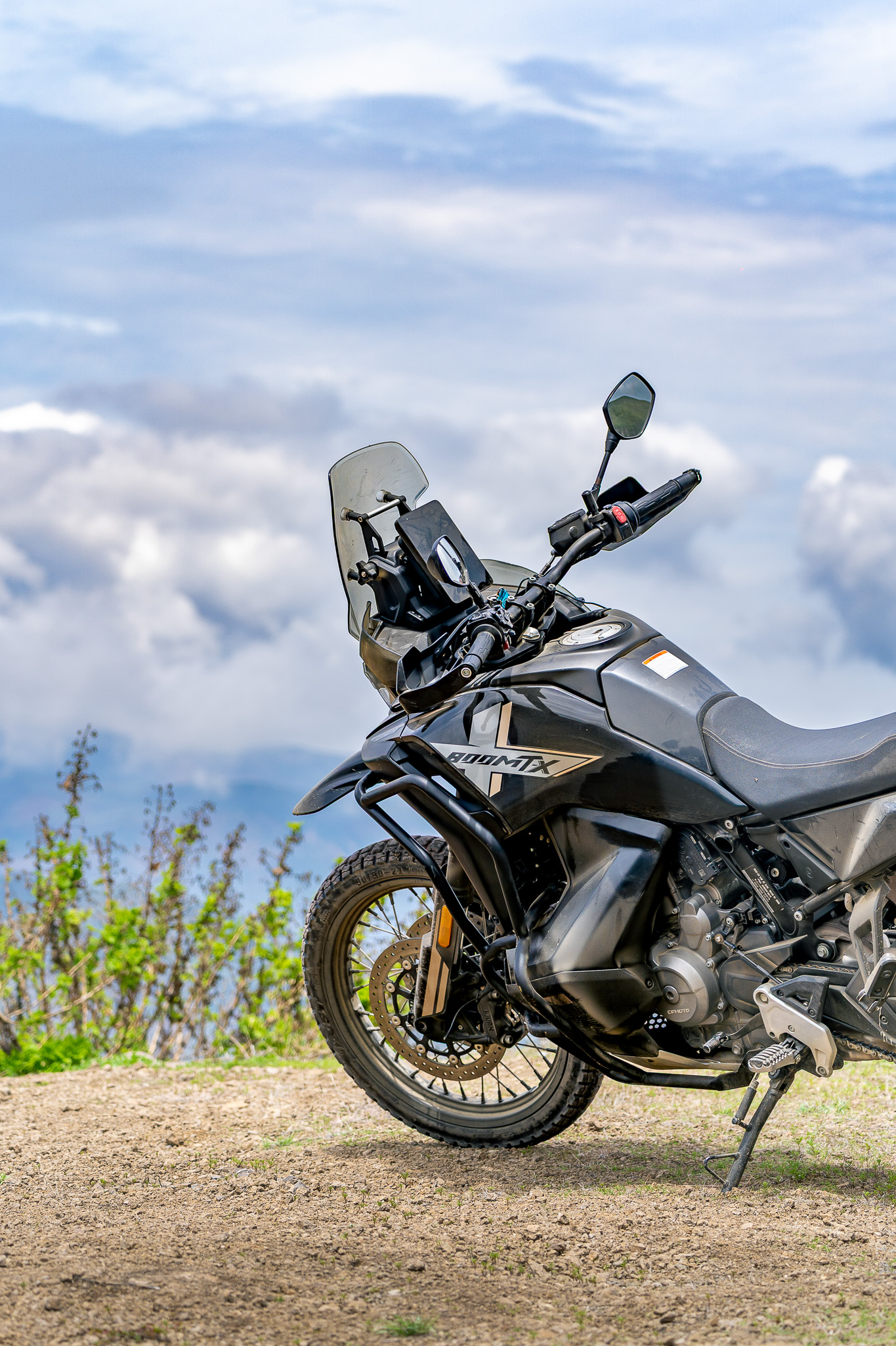 Rider con una CFMOTO 800MT-X
